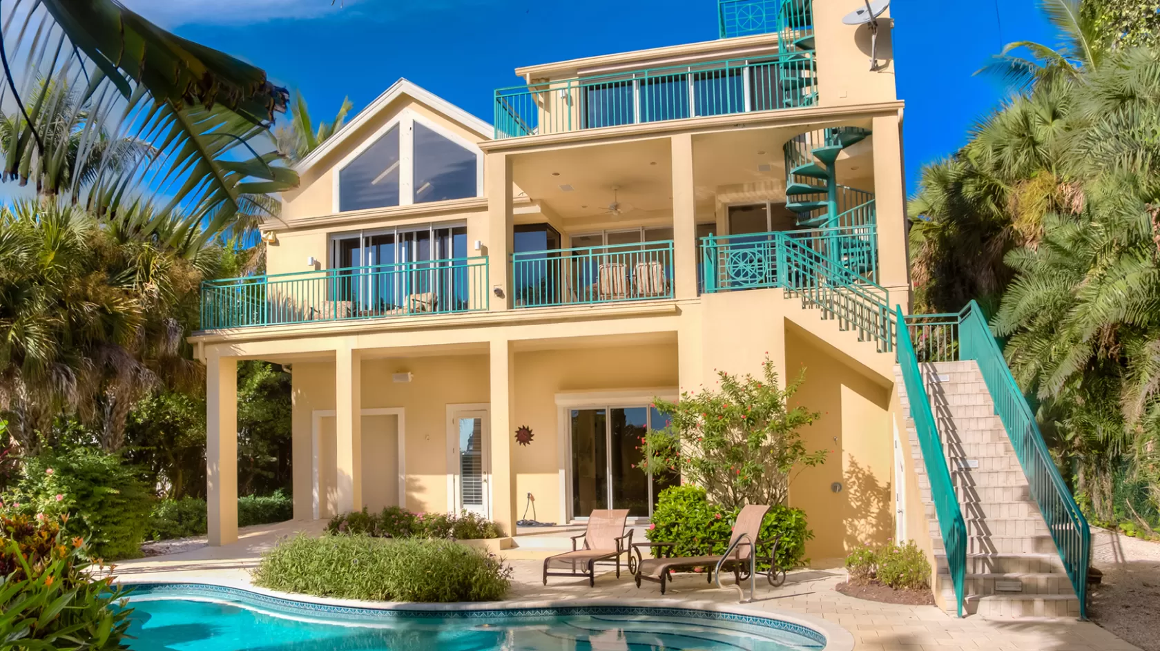 Stay in luxury on Sanibel Island